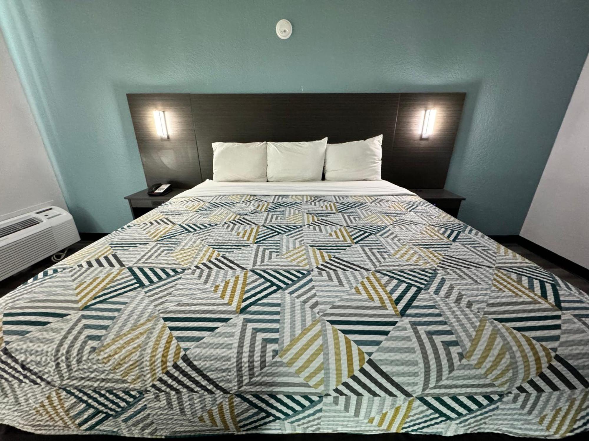 Studio 6 Suites East Syracuse Airport Екстериор снимка